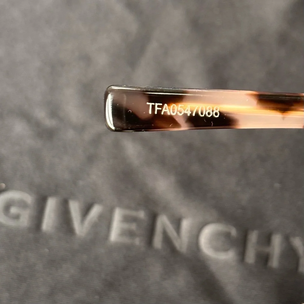 GIVENCHY GV50059 NWT Tortoiseshell Eyeglasses 52-18-135 Gold Logo Frames NEW